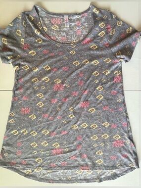Lularoe Classic Tee - Size Small